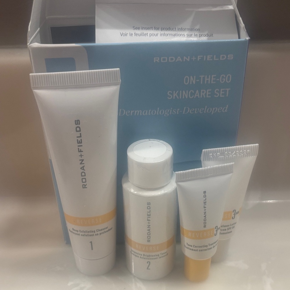 New Rodan + Fields Mini Travel On-The-Go Reverse Skincare Set White and Gold